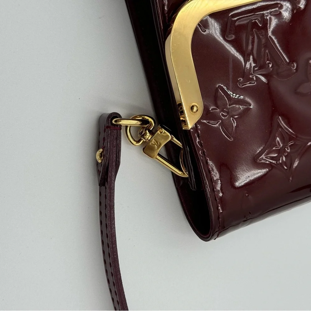 (SOLD) Louis Vuitton Vernis Patent Leather Amarante Shoulder Bag - Picture 4 of 11